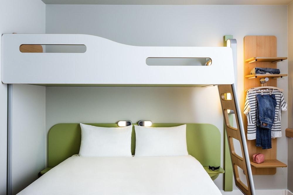 Ibis Saint Quentin En Yvelines - Velodrome Hotell Montigny-le-Bretonneux Exteriör bild