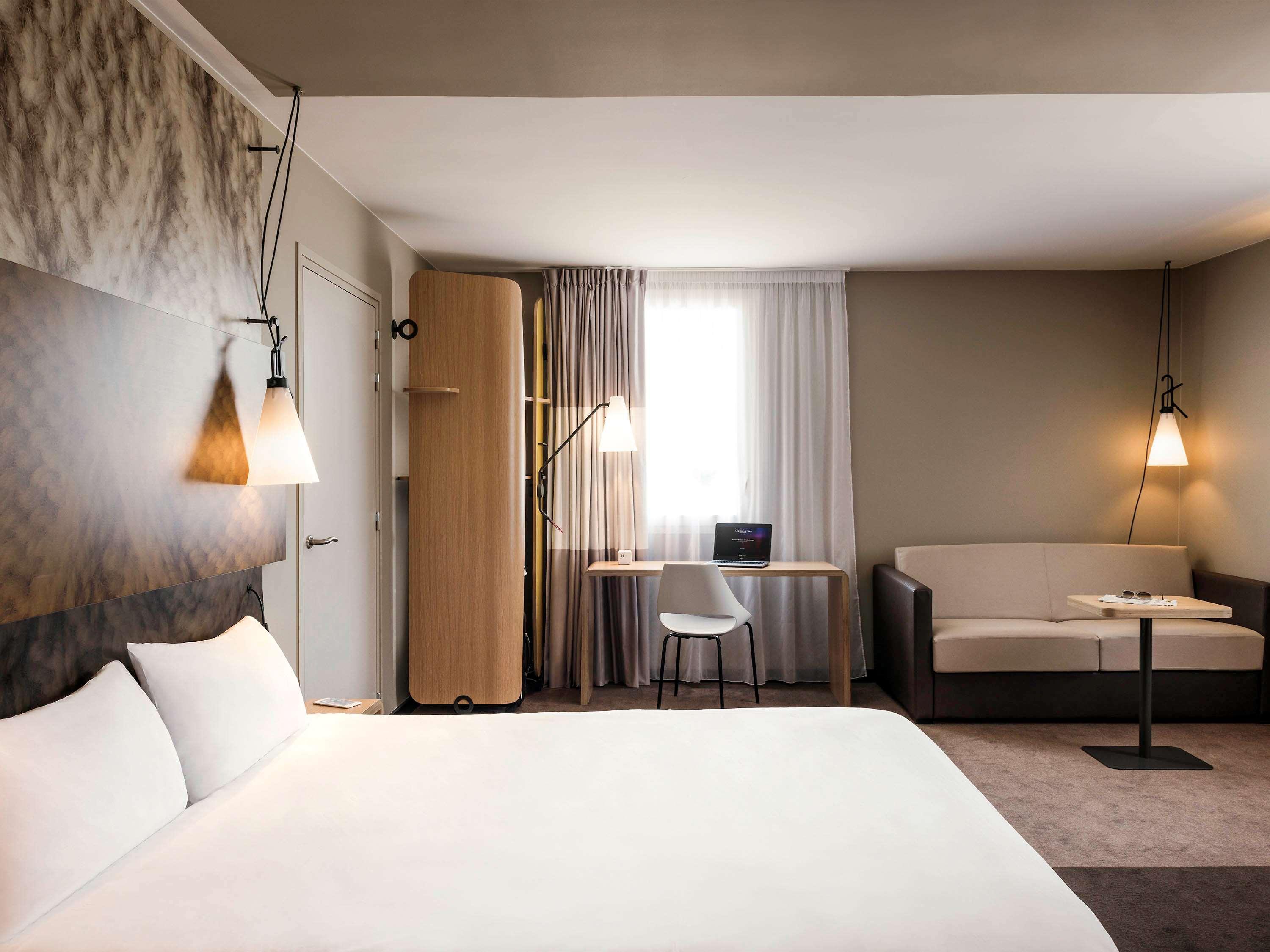 Ibis Saint Quentin En Yvelines - Velodrome Hotell Montigny-le-Bretonneux Exteriör bild