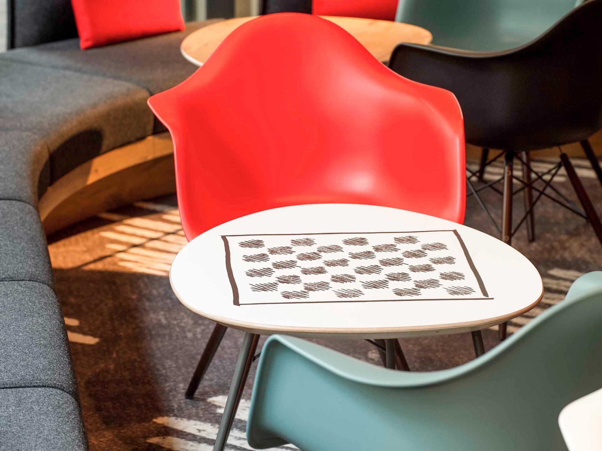 Ibis Saint Quentin En Yvelines - Velodrome Hotell Montigny-le-Bretonneux Exteriör bild