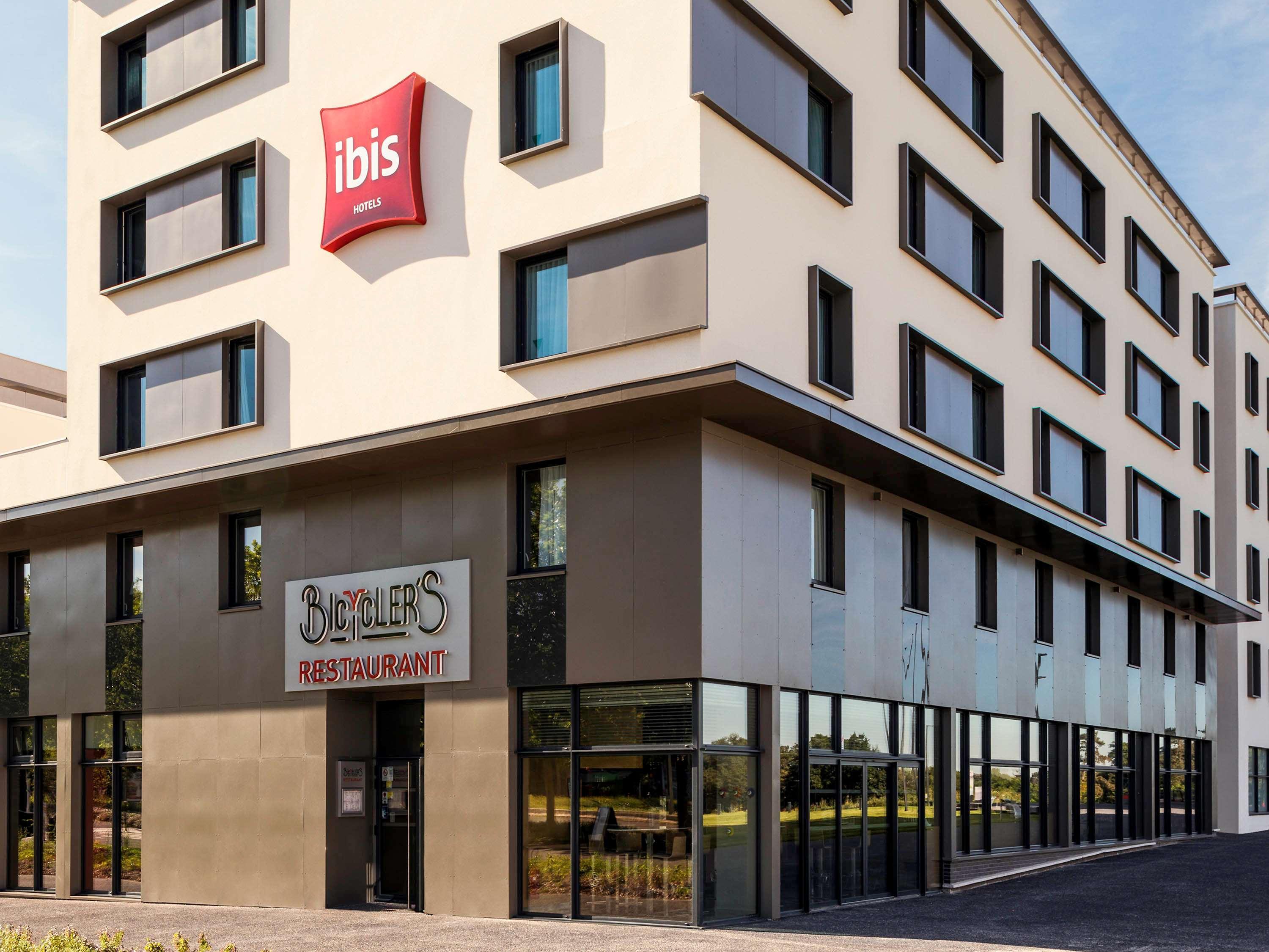 Ibis Saint Quentin En Yvelines - Velodrome Hotell Montigny-le-Bretonneux Exteriör bild