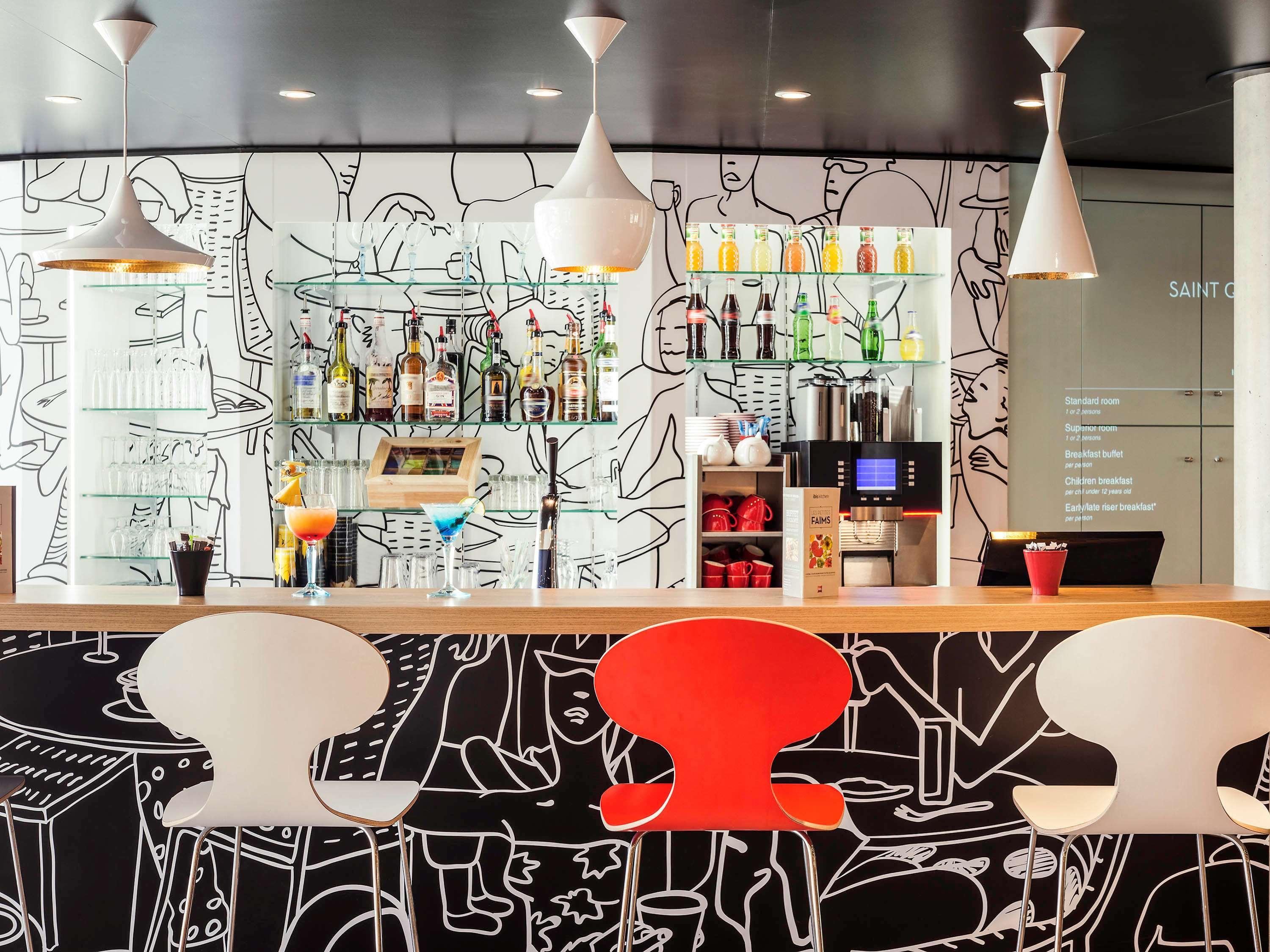 Ibis Saint Quentin En Yvelines - Velodrome Hotell Montigny-le-Bretonneux Exteriör bild