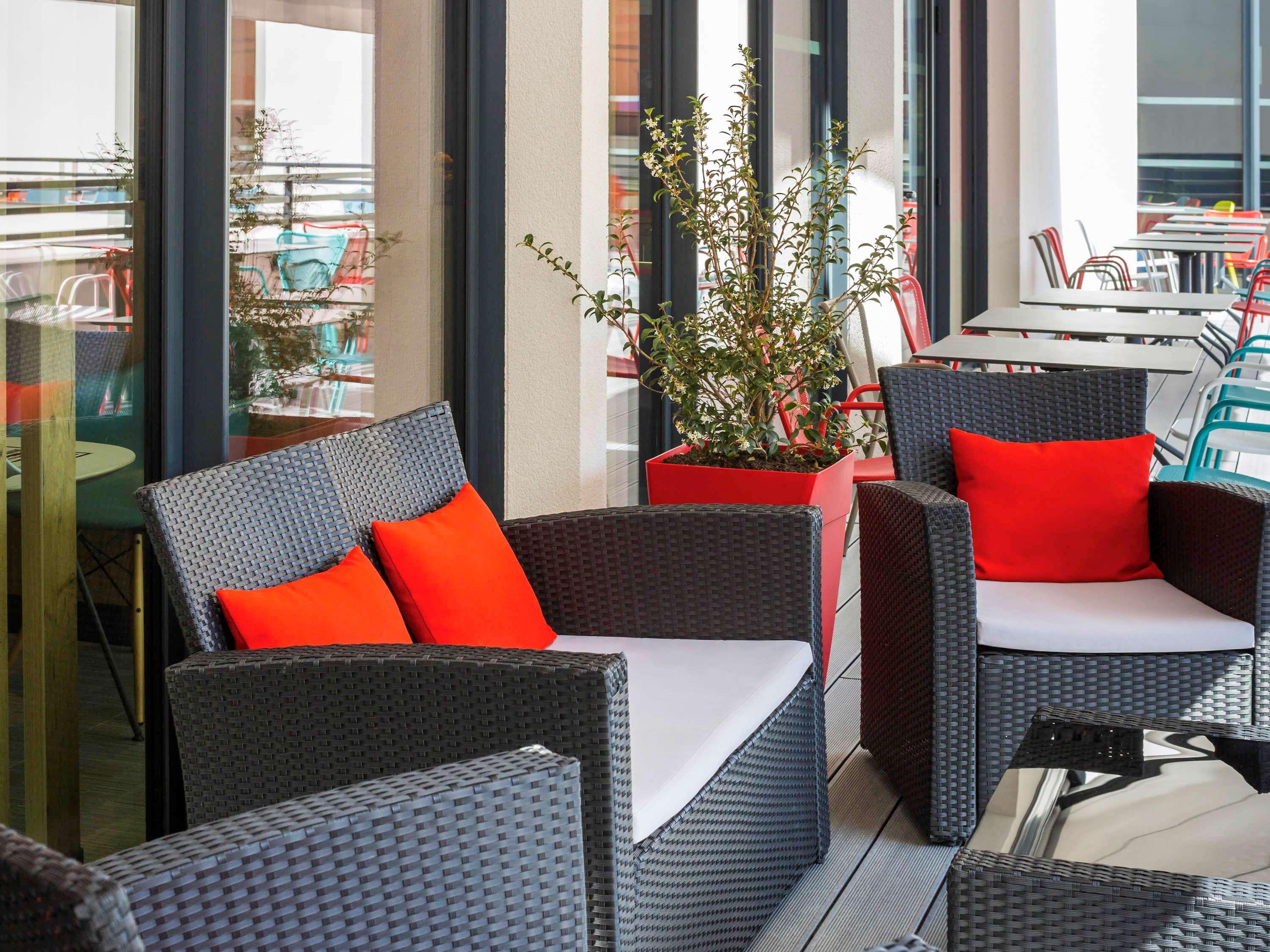 Ibis Saint Quentin En Yvelines - Velodrome Hotell Montigny-le-Bretonneux Exteriör bild
