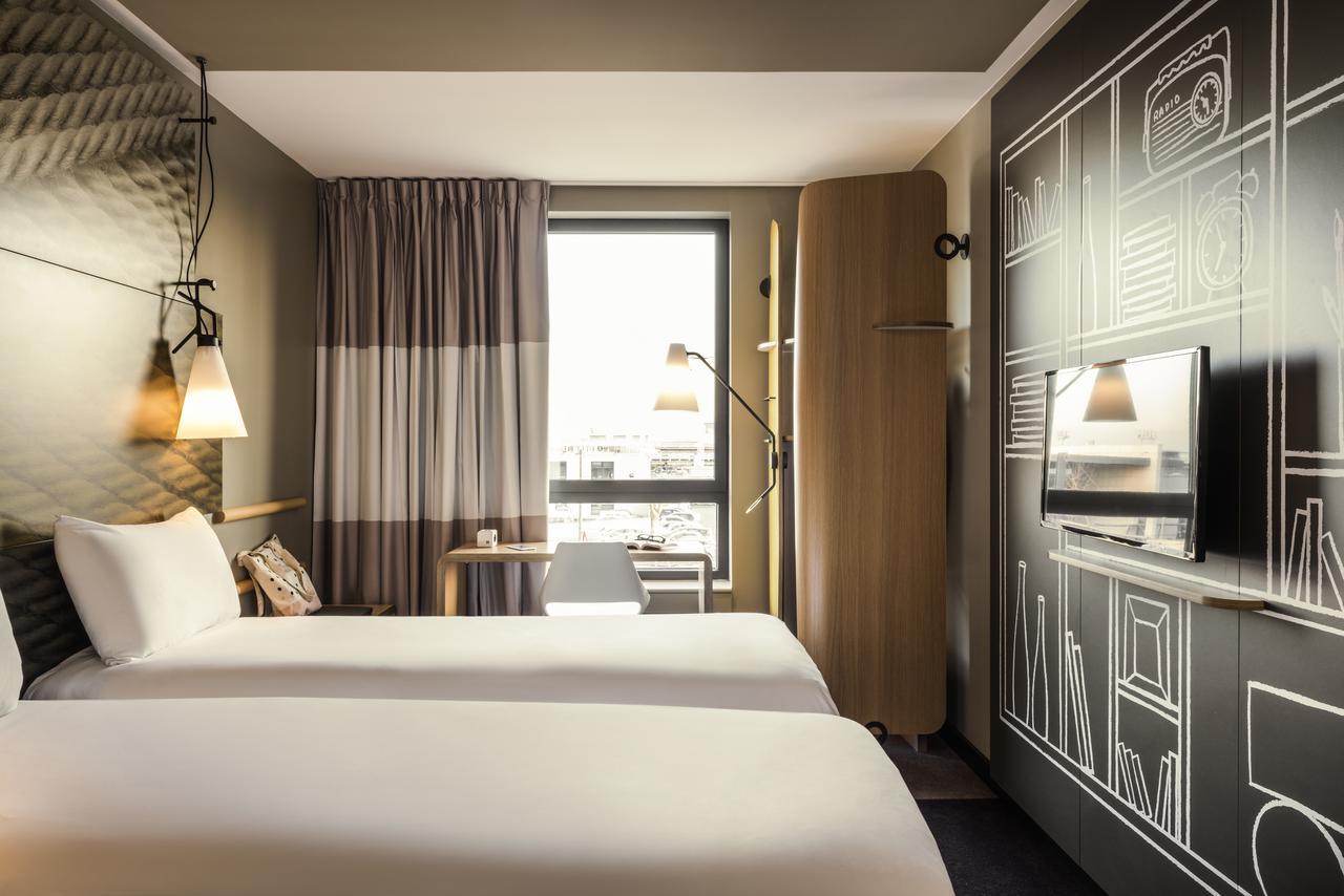 Ibis Saint Quentin En Yvelines - Velodrome Hotell Montigny-le-Bretonneux Exteriör bild
