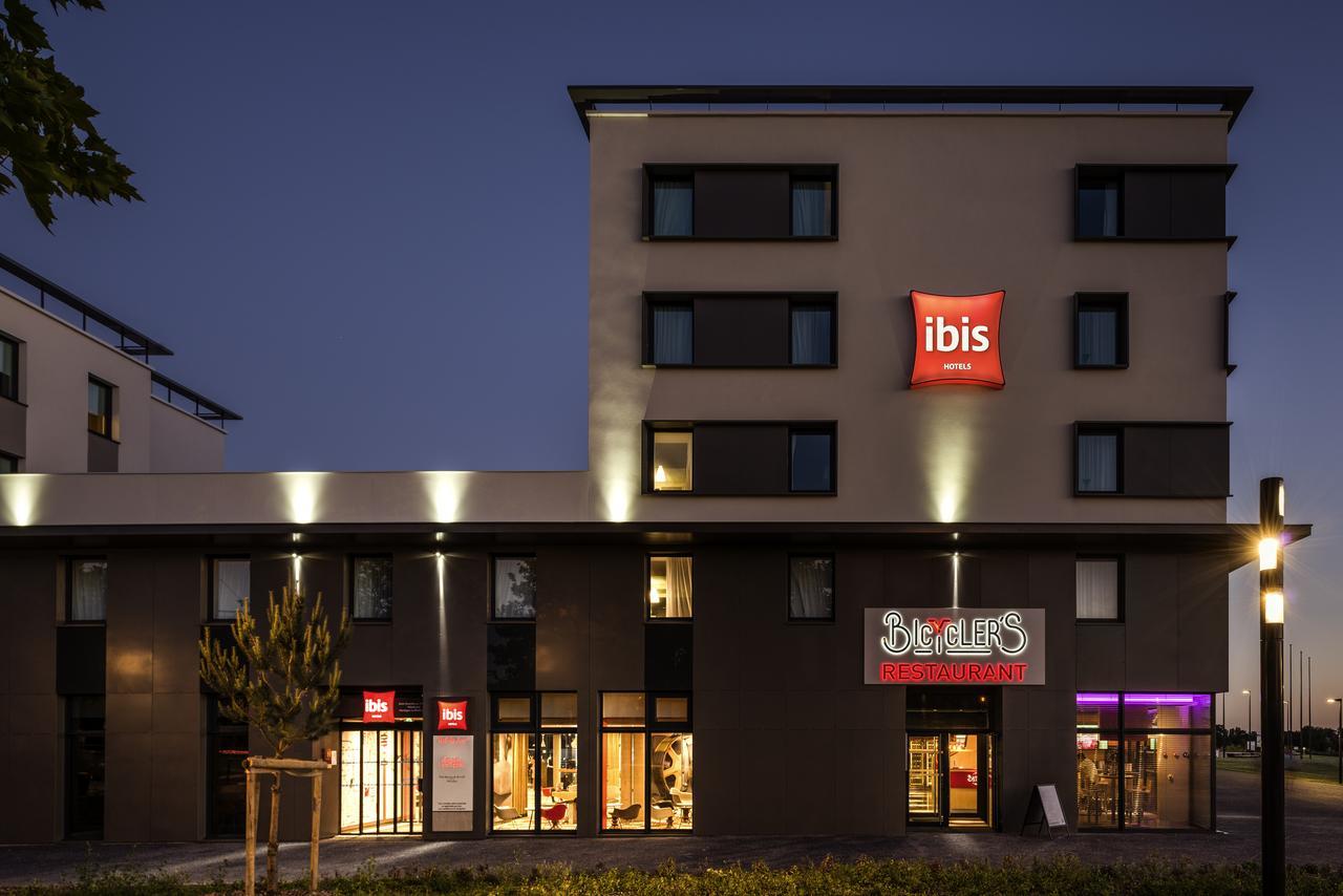 Ibis Saint Quentin En Yvelines - Velodrome Hotell Montigny-le-Bretonneux Exteriör bild